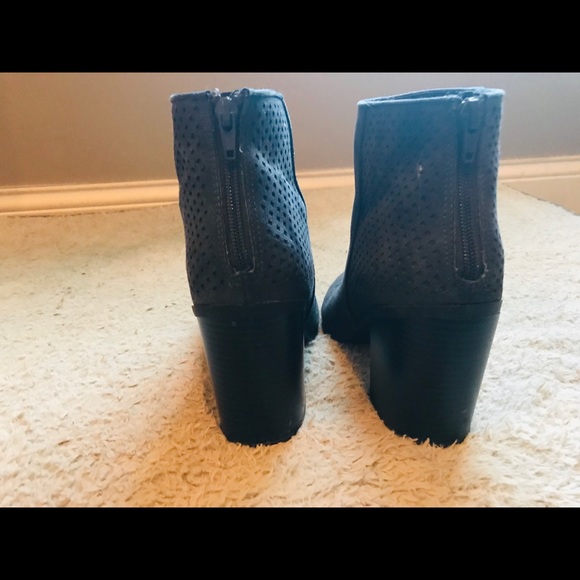 American eagle grey heels - Picture 3 of 4